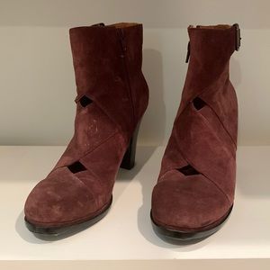 Chie Mihara Burgundy Boots. Very Good Condition